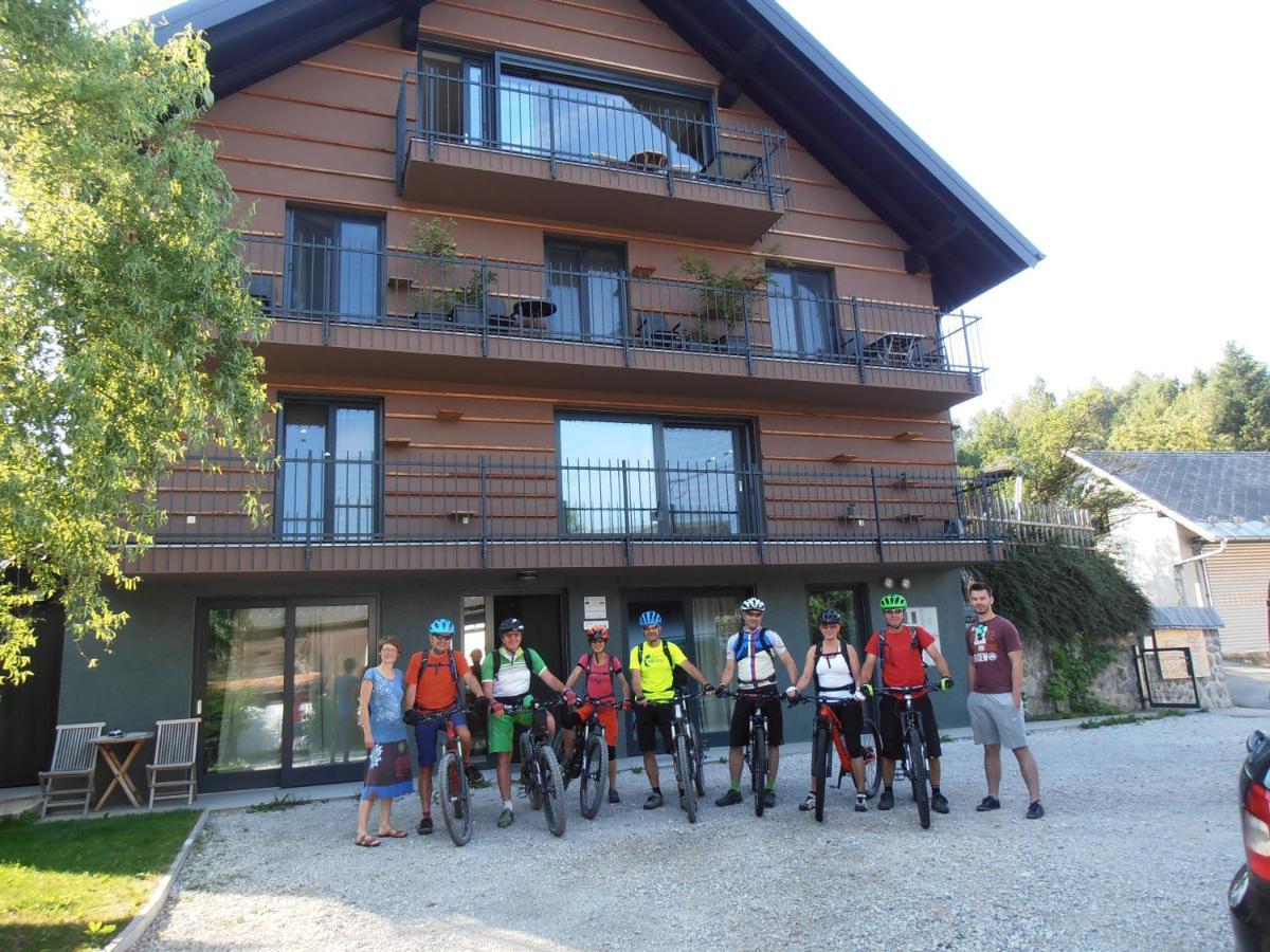 Bed & Breakfast Base Camp Križe Eksteriør billede
