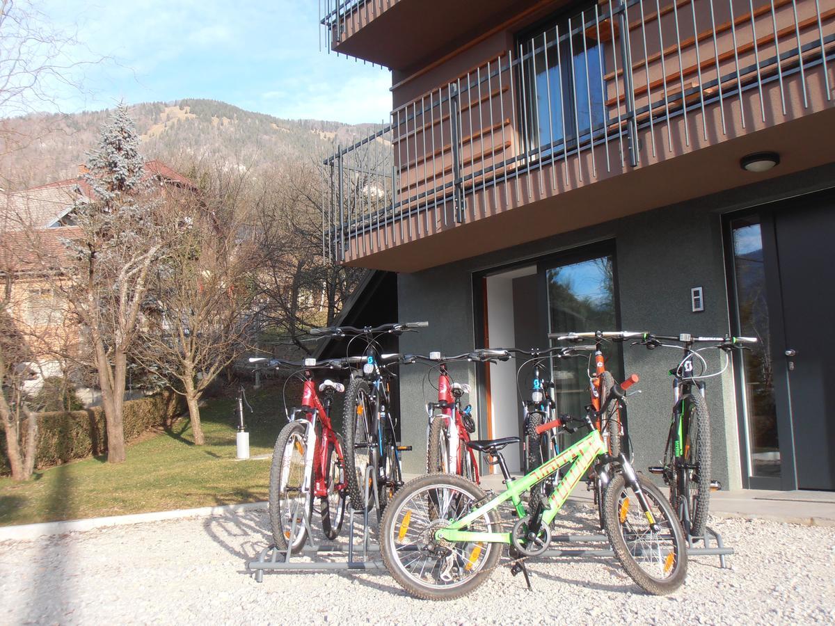 Bed & Breakfast Base Camp Križe Eksteriør billede